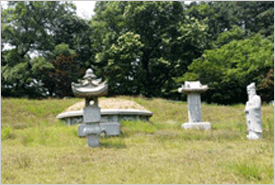 Folklore Heritage No. 2: Grave and Grave Marker of Han Eon1